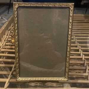 Elegant Gold Picture Frame